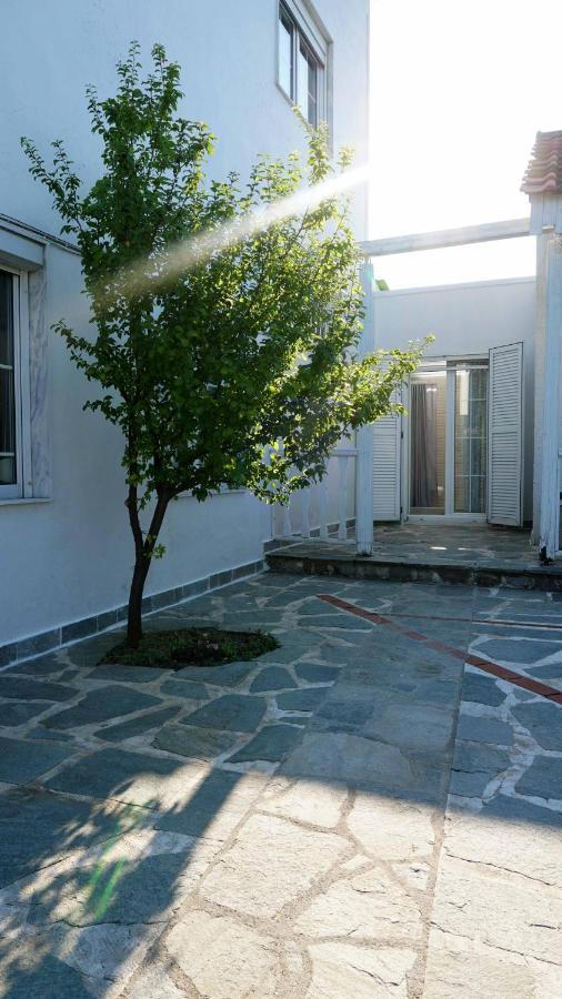 Villa Karras Vrasná Exteriör bild