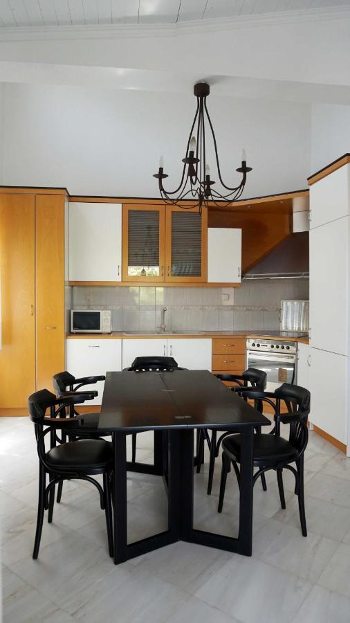 Villa Karras Vrasná Exteriör bild