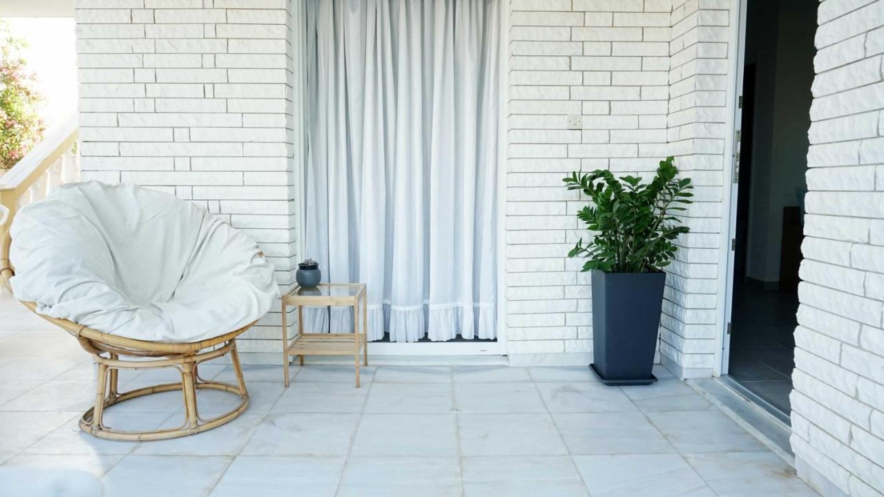 Villa Karras Vrasná Exteriör bild